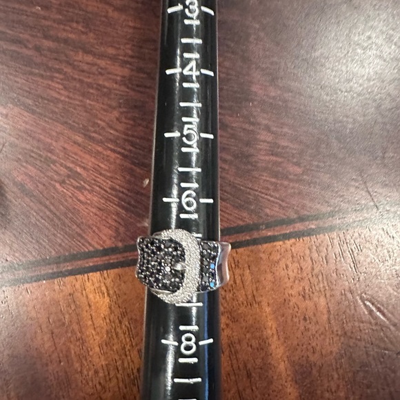 Black and white diamond buckle ring. - Picture 2 of 7